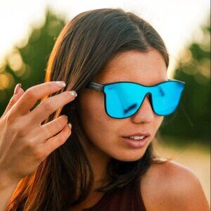 Shady Rays Unisex HighRise Blue Mirrored Retro Classic Style Sunglasses